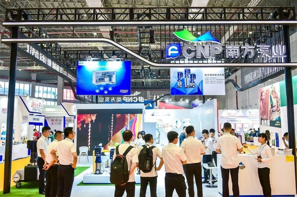 總理帶頭喝“下水道水”，新加坡為何被逼至如此？-