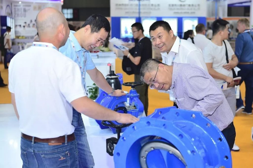 總理帶頭喝“下水道水”，新加坡為何被逼至如此？-