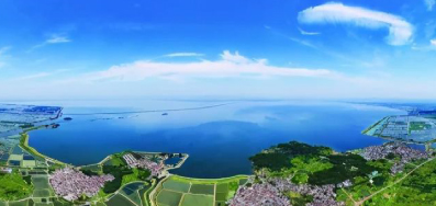 走人與自然和諧共生的現(xiàn)代化道路——生態(tài)環(huán)境部部長(zhǎng)黃潤(rùn)秋談生態(tài)環(huán)保熱點(diǎn)問題